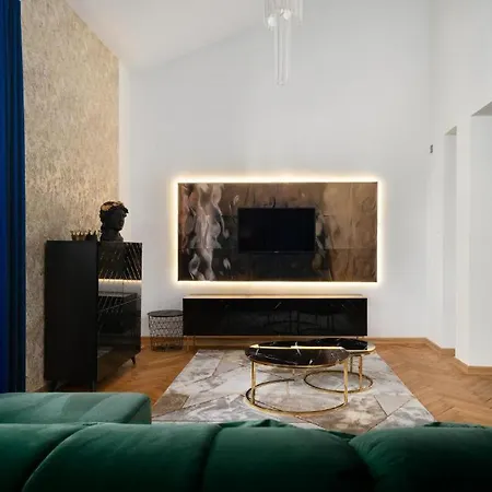 Golden Saska Kepa&boutique In The Heart Of Villa