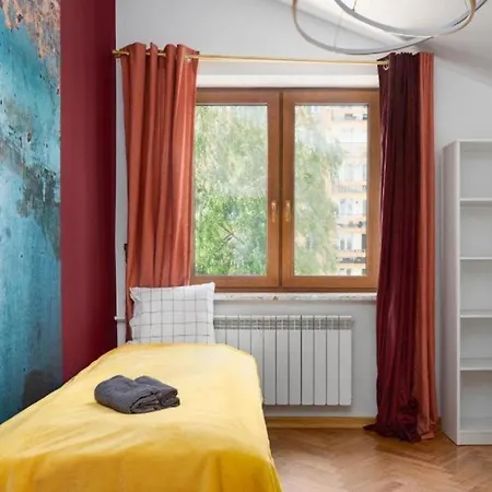 Golden Boutique House - Saska Kepa *