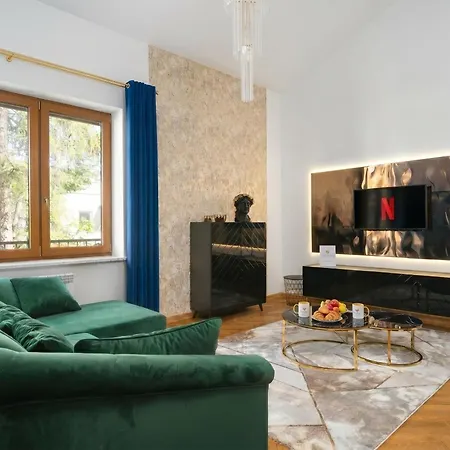 Villa Golden Boutique House - Saska Kepa *