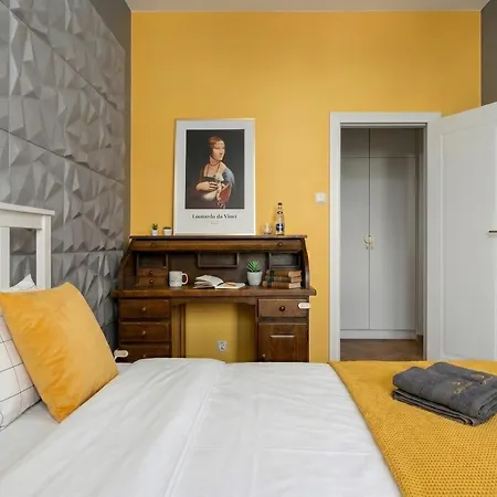 Golden Boutique House - Saska Kepa Villa *