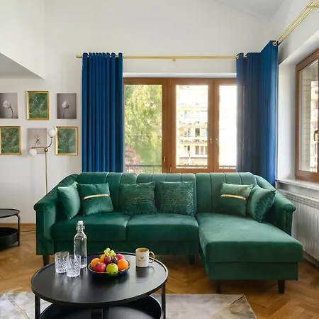 Golden Boutique House - Saska Kepa *