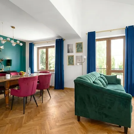 Golden Boutique House - Saska Kepa Villa *