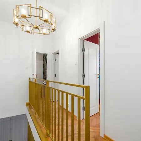 Golden Boutique House - Saska Kepa