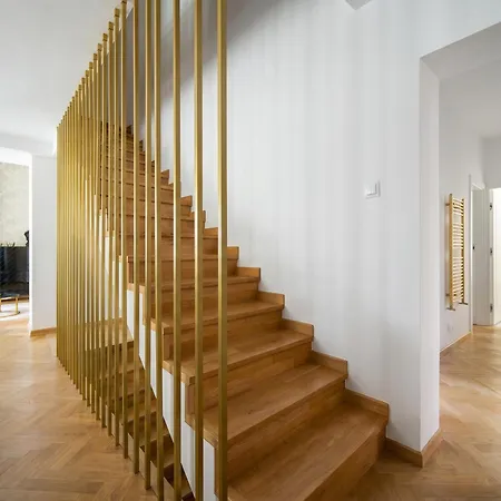 Golden Boutique House - Saska Kepa Villa