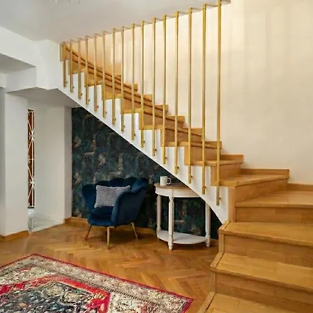 Golden Boutique House - Saska Kepa Villa *