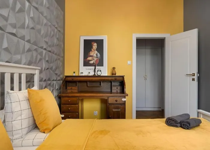 Golden Saska Kepa&boutique In The Heart Of